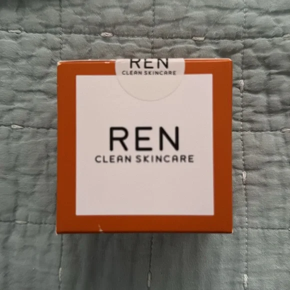 REN Overnight Glow Cream - Picture 6 of 8